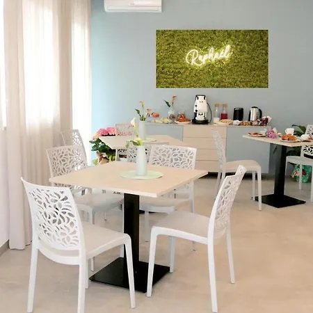 ベッド・アンド・ブレックファスト Raphael 3*